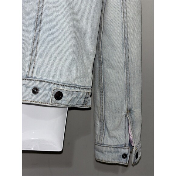 LEVI'S Women's Jean Jacket  Lavender Light Wash Size Medium - Picture 9 of 16